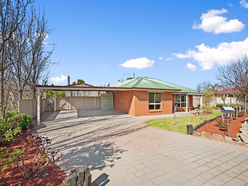 Photo - 10 Bel-Air Street, Wodonga VIC 3690 - Image 2