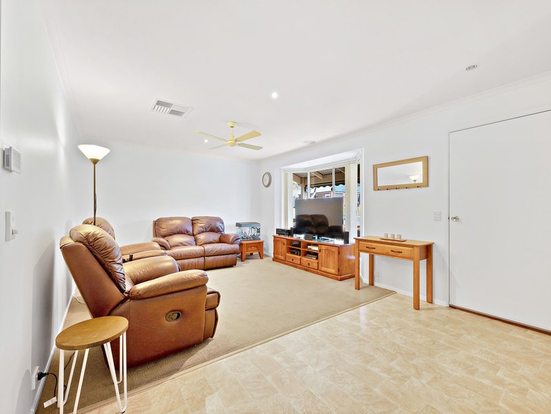 Photo - 10 Bel-Air Street, Wodonga VIC 3690 - Image 9