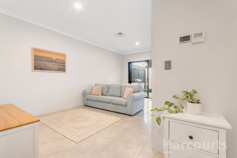 Photo - 10 Bellefontaine Grove, Mindarie WA 6030 - Image 4