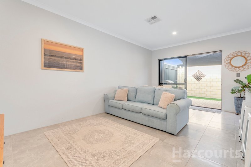 Photo - 10 Bellefontaine Grove, Mindarie WA 6030 - Image 5