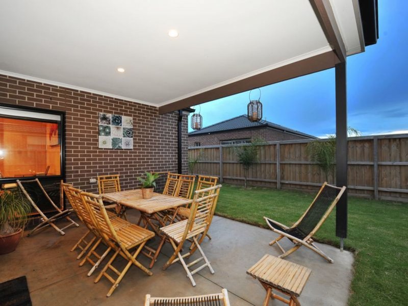 Photo - 10 Bellerive Avenue, Officer VIC 3809 - Image 3