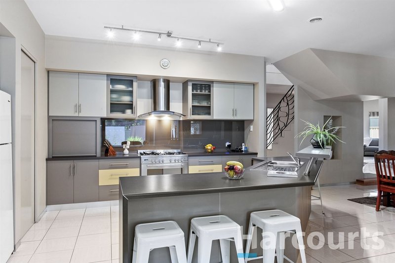 Photo - 10 Bellview Court, Delacombe VIC 3356 - Image 7