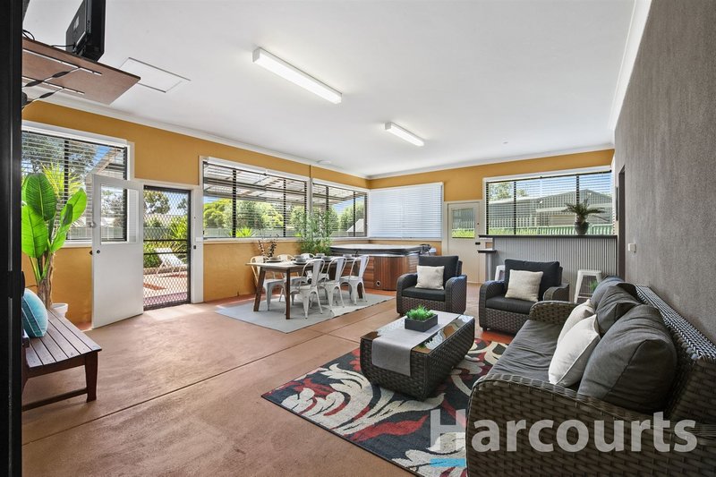 Photo - 10 Bellview Court, Delacombe VIC 3356 - Image 9