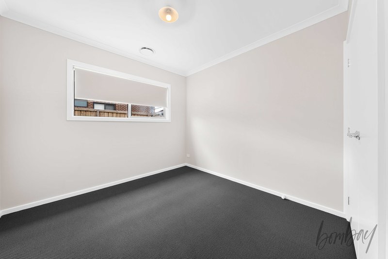Photo - 10 Belmont Boulevard, Donnybrook VIC 3064 - Image 8