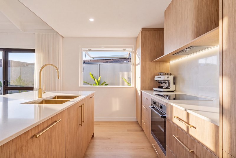 Photo - 10 Belmore Close, Robina QLD 4226 - Image 3