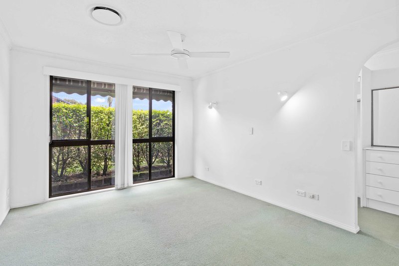 Photo - 10 Belmore Close, Robina QLD 4226 - Image 5