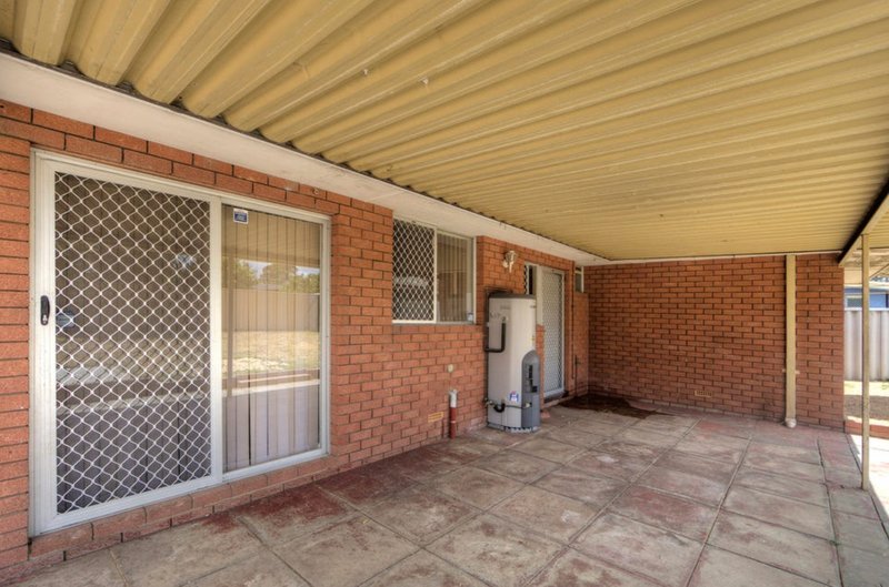 Photo - 10 Bendix Way, Girrawheen WA 6064 - Image 18