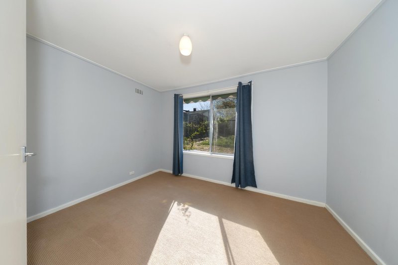 Photo - 10 Bennelong Crescent, Macquarie ACT 2614 - Image 14