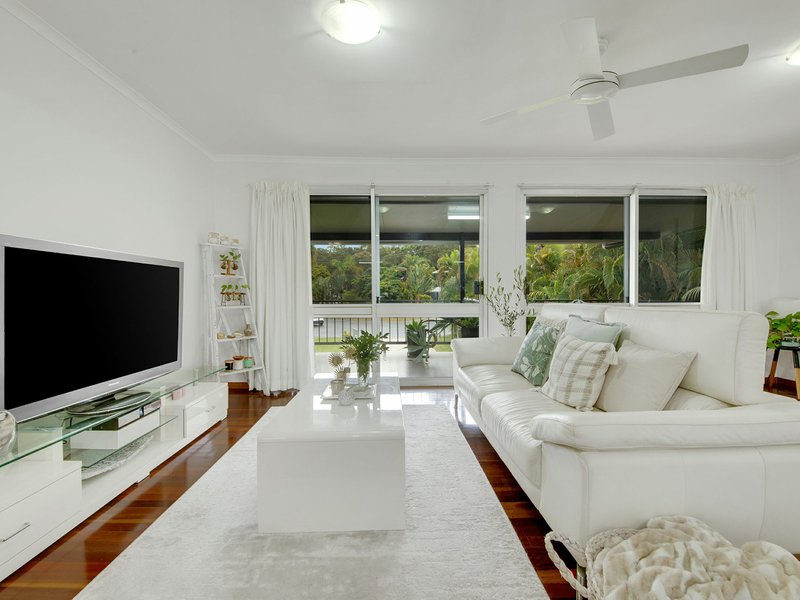 Photo - 10 Benowa Court, Boyne Island QLD 4680 - Image 4