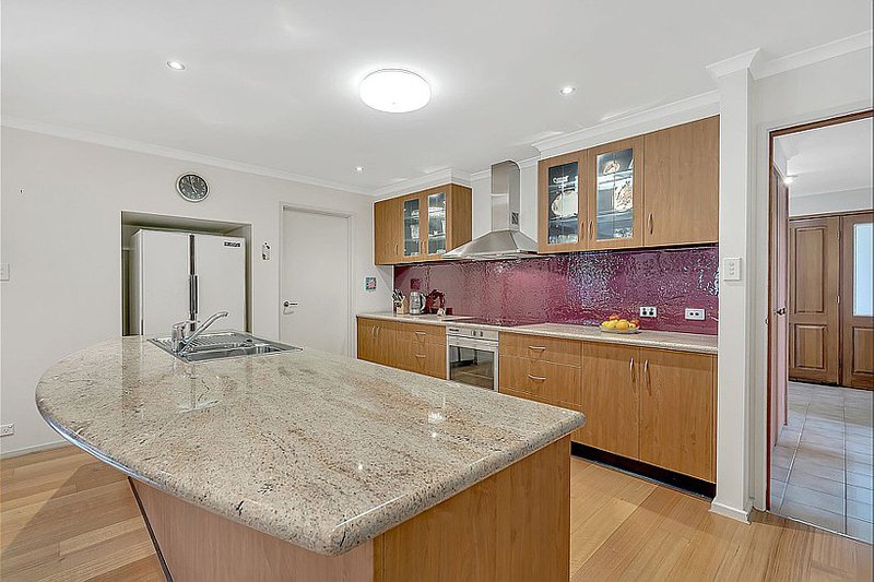 Photo - 10 Benston Street, Craigieburn VIC 3064 - Image 5