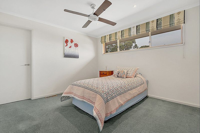 Photo - 10 Benston Street, Craigieburn VIC 3064 - Image 10