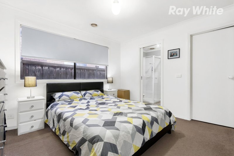 Photo - 10 Bentley Court, Pakenham VIC 3810 - Image 6