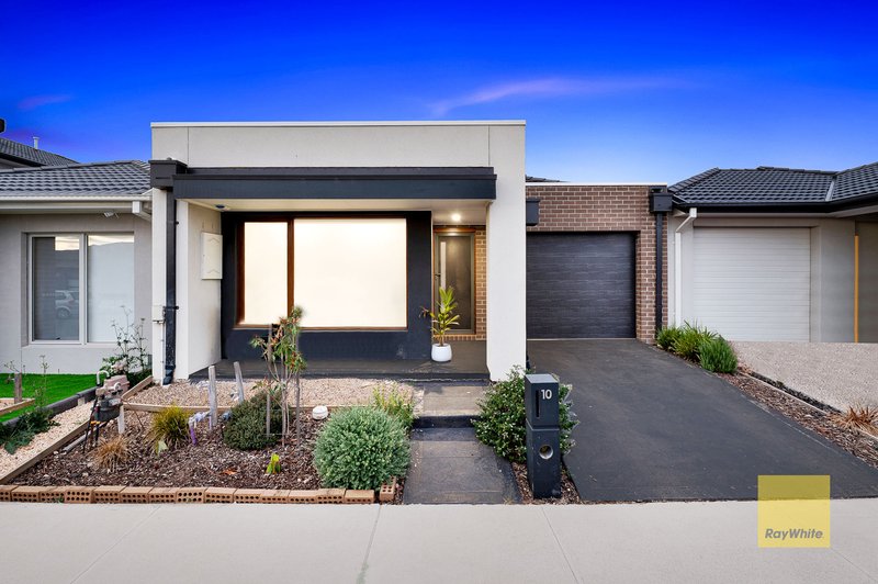 Photo - 10 Beresford Street, Truganina VIC 3029 - Image 1