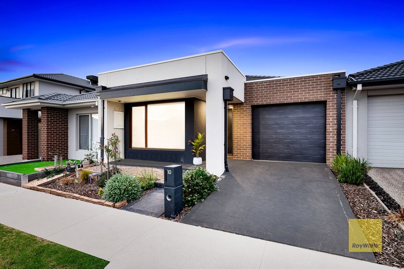 Photo - 10 Beresford Street, Truganina VIC 3029 - Image 2