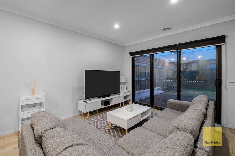 Photo - 10 Beresford Street, Truganina VIC 3029 - Image 4