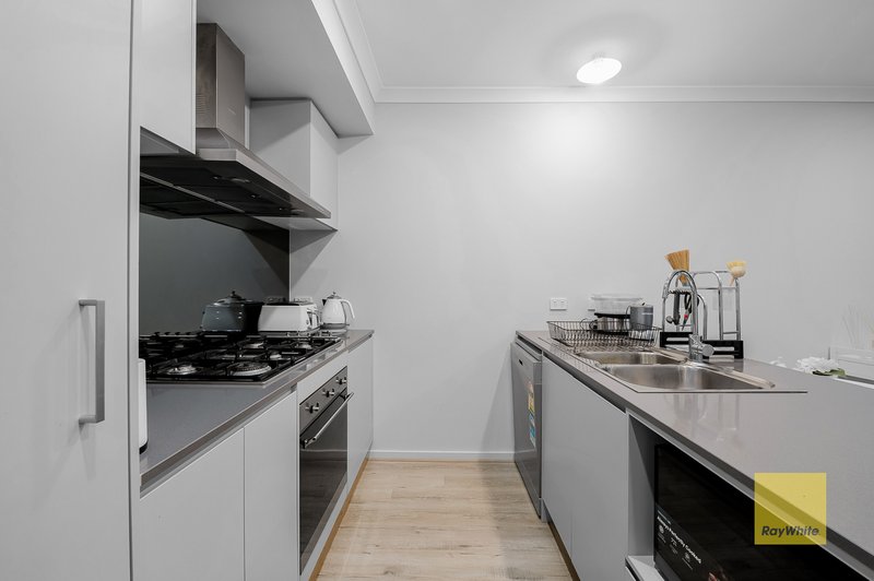 Photo - 10 Beresford Street, Truganina VIC 3029 - Image 5