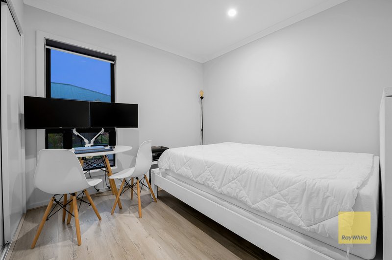 Photo - 10 Beresford Street, Truganina VIC 3029 - Image 11