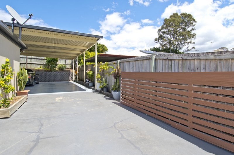 Photo - 10 Berri Place, Helensvale QLD 4212 - Image 2