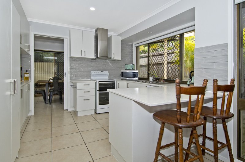 Photo - 10 Berri Place, Helensvale QLD 4212 - Image 7