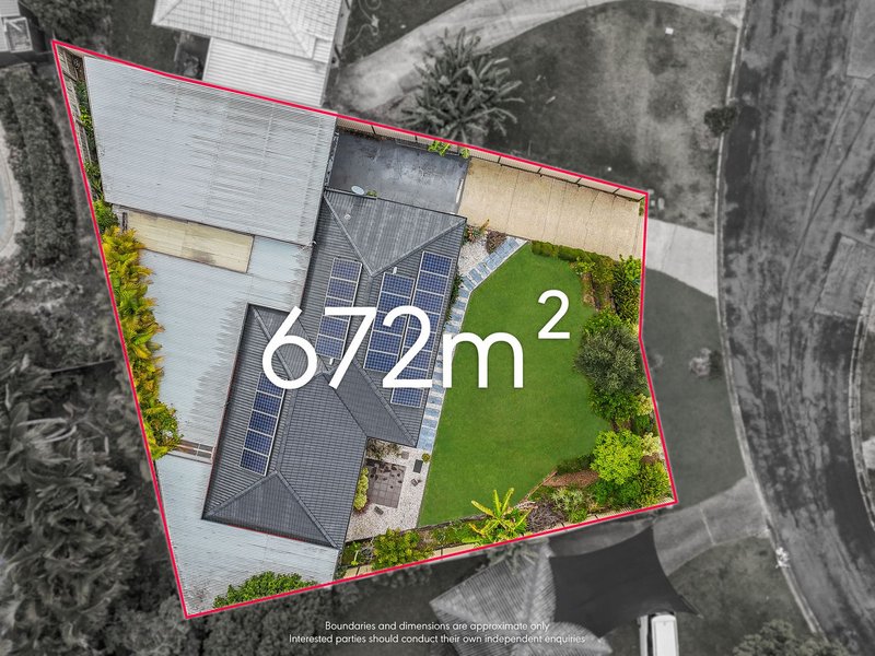 Photo - 10 Berri Place, Helensvale QLD 4212 - Image 16