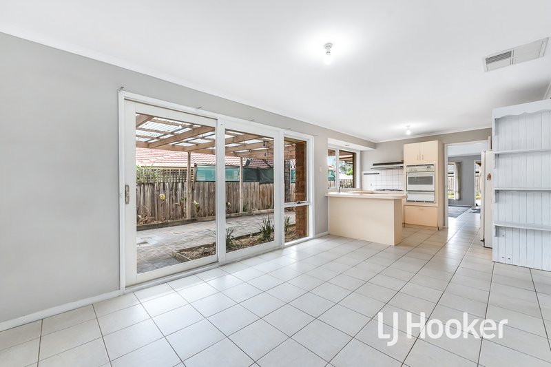 Photo - 10 Berridale Court, Hampton Park VIC 3976 - Image 4