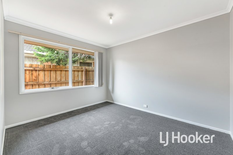 Photo - 10 Berridale Court, Hampton Park VIC 3976 - Image 8