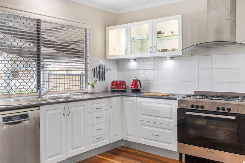 Photo - 10 Beth Street, North Booval QLD 4304 - Image 8