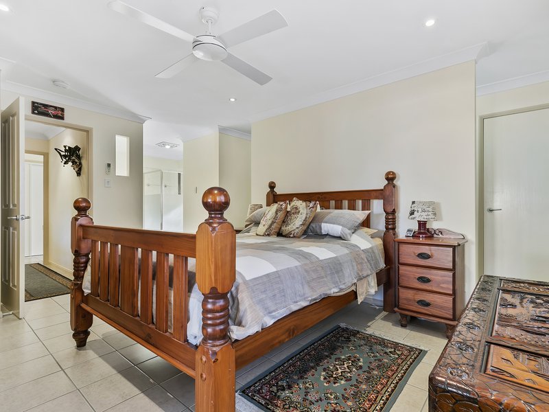 Photo - 10 Bilinga Court, Sandstone Point QLD 4511 - Image 14