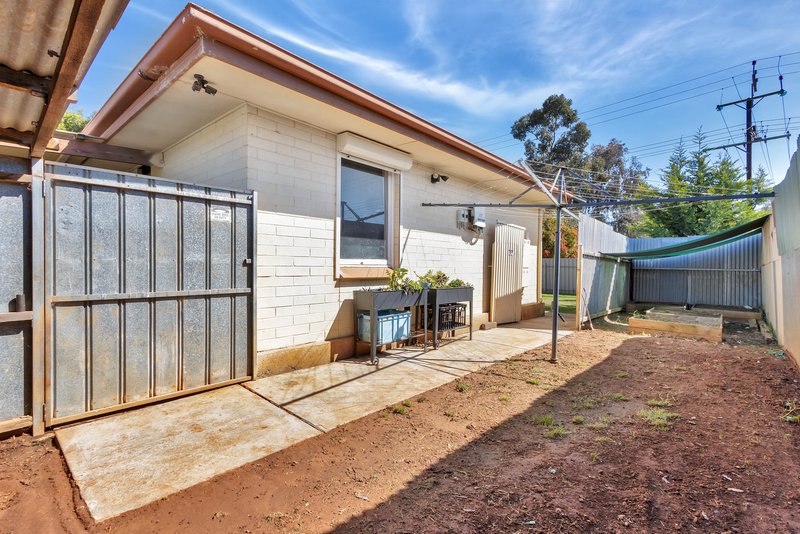 Photo - 10 Birdsmoor Road, Davoren Park SA 5113 - Image 5