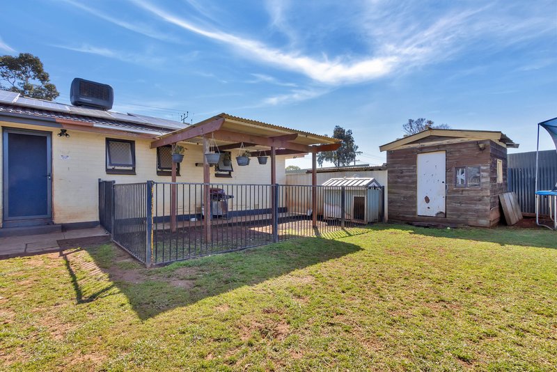 Photo - 10 Birdsmoor Road, Davoren Park SA 5113 - Image 16