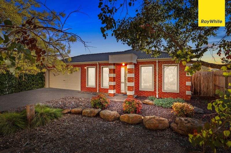 10 Birdswing Terrace, Melton South VIC 3338