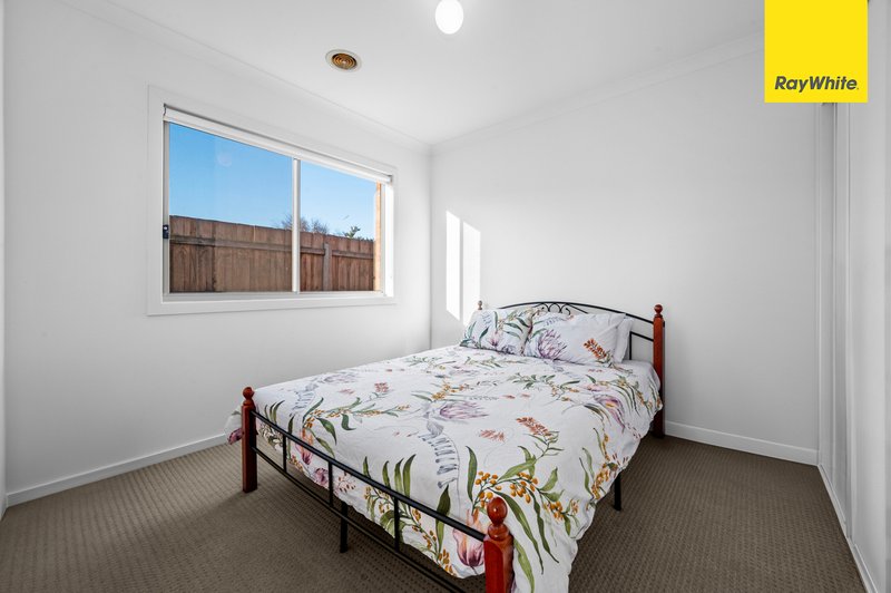 Photo - 10 Birdswing Terrace, Melton South VIC 3338 - Image 10