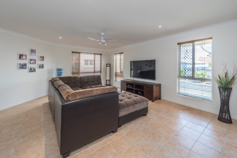 Photo - 10 Birdwood Crescent, Bargara QLD 4670 - Image 12