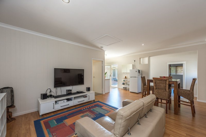 Photo - 10 Birdwood Crescent, Bargara QLD 4670 - Image 24