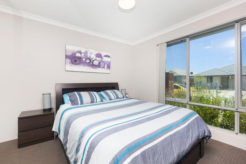 Photo - 10 Biterax Elbow , Banksia Grove WA 6031 - Image 3