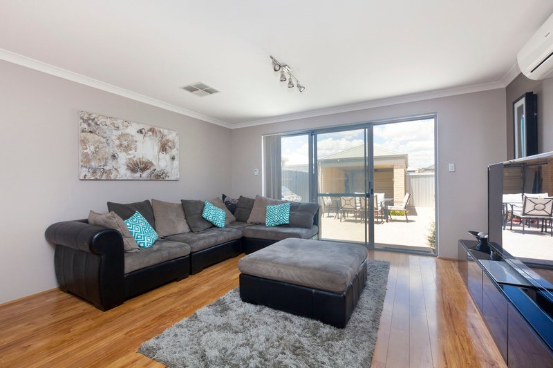 Photo - 10 Biterax Elbow , Banksia Grove WA 6031 - Image 7