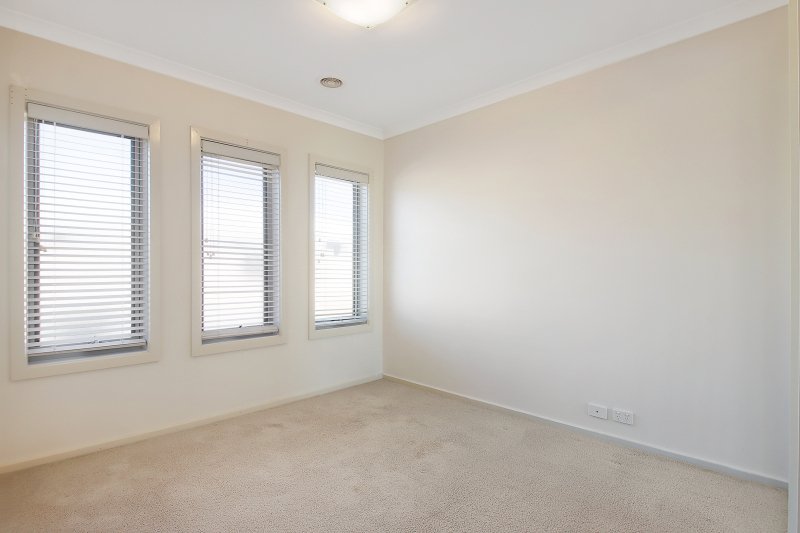 Photo - 10 Blackburn Close, Wodonga VIC 3690 - Image 8