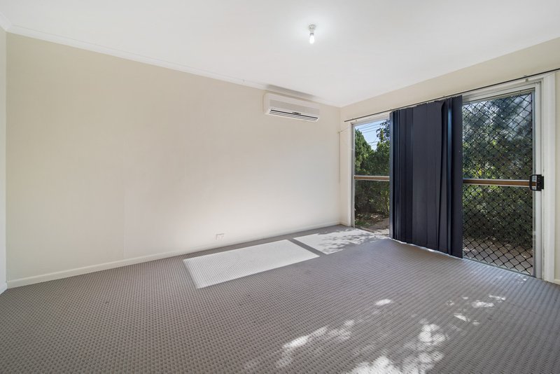 Photo - 10 Blackbutt Street, Crestmead QLD 4132 - Image 6