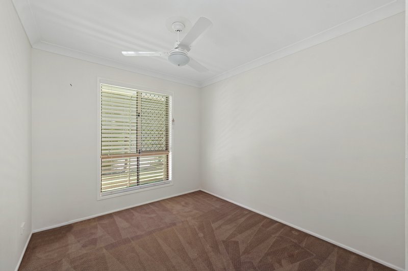 Photo - 10 Blackwood Drive, Arana Hills QLD 4054 - Image 9