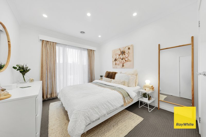 Photo - 10 Blaimore Way, Mernda VIC 3754 - Image 9