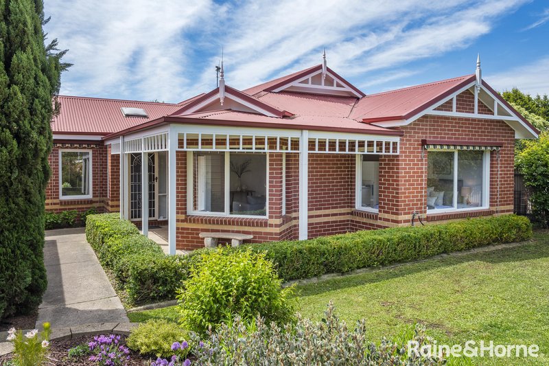 Photo - 10 Blair Drive, Kyneton VIC 3444 - Image 2