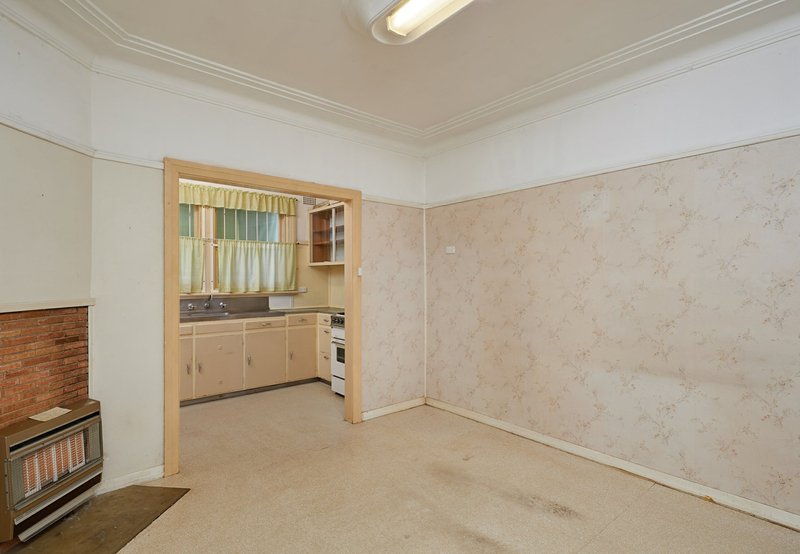 Photo - 10 Blamey Street, Turvey Park NSW 2650 - Image 4