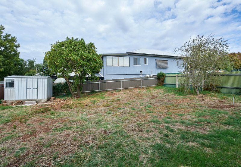 Photo - 10 Blamey Street, Turvey Park NSW 2650 - Image 9