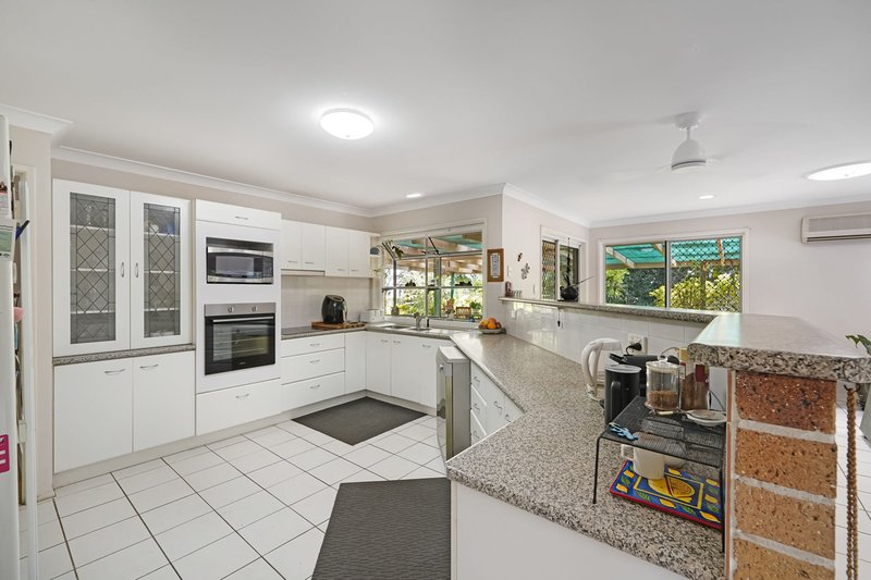 Photo - 10 Blaney Street, Beachmere QLD 4510 - Image 9