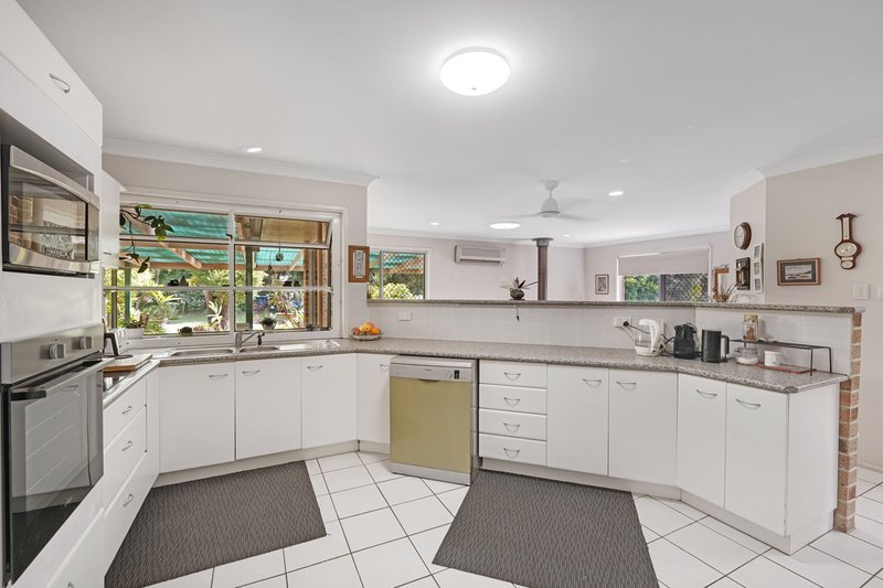 Photo - 10 Blaney Street, Beachmere QLD 4510 - Image 9