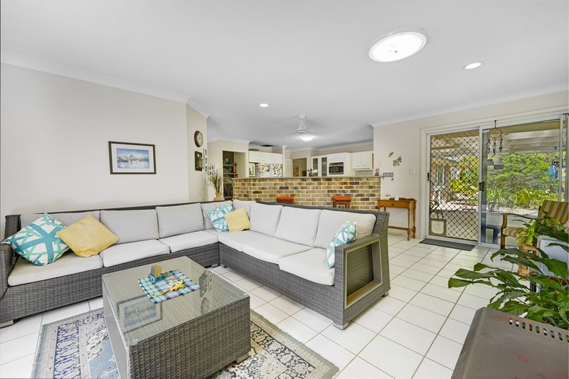 Photo - 10 Blaney Street, Beachmere QLD 4510 - Image 21