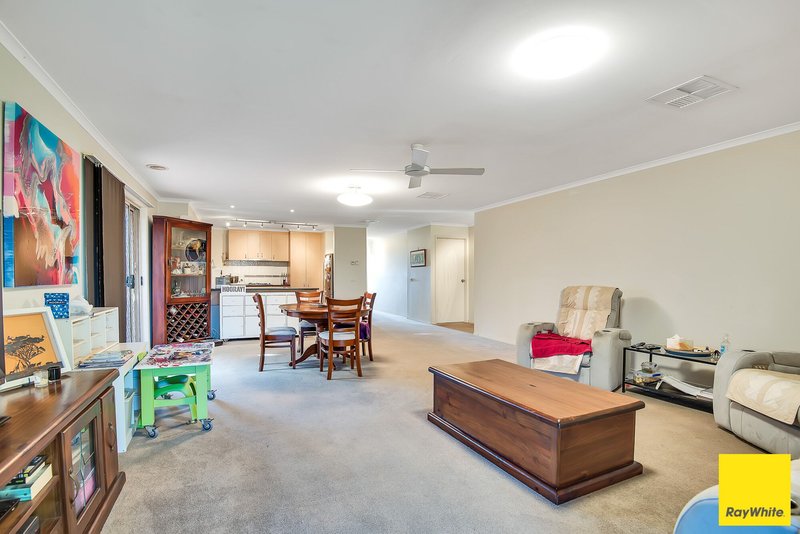 Photo - 10 Blaze Terrace, Tarneit VIC 3029 - Image 5