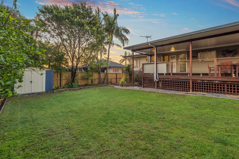 Photo - 10 Blenheim Street, Chermside West QLD 4032 - Image 11