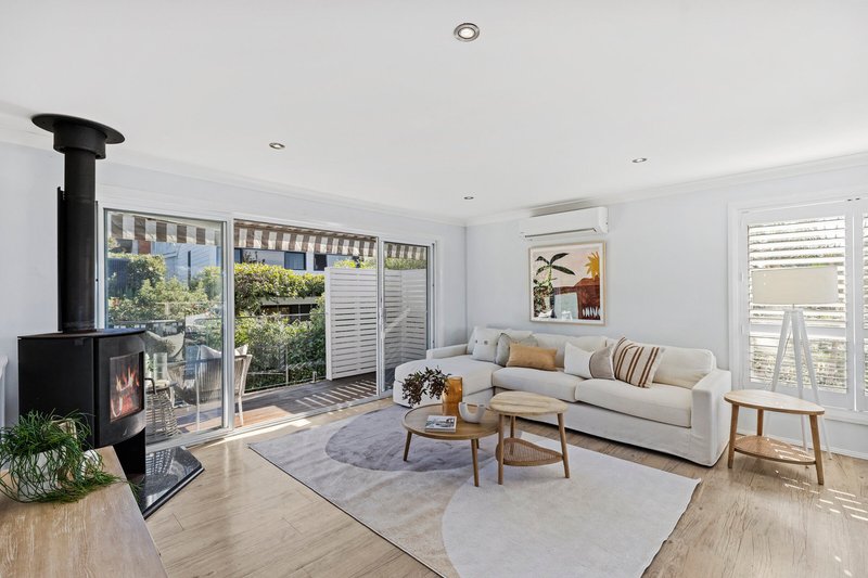 Photo - 10 Blue View Crescent, Terrigal NSW 2260 - Image 3
