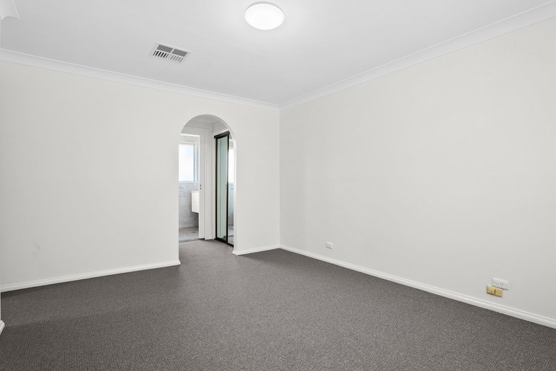 Photo - 10 Blueberry Place, Alfords Point NSW 2234 - Image 5